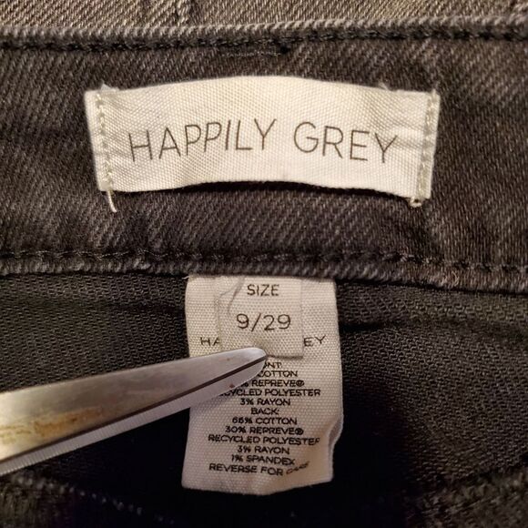 Happily Gray Faded Black Paint Splashed Cutoff Style Shorts in Size 9/29 - Picture 6 of 8